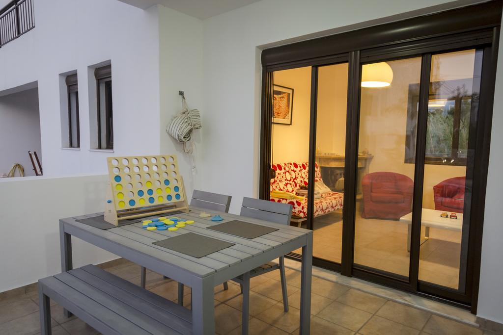The Corner House At Gennadi Court Exterior foto